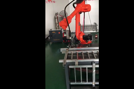 爾必地焊接機(jī)器人客戶打樣現(xiàn)場(chǎng)視頻